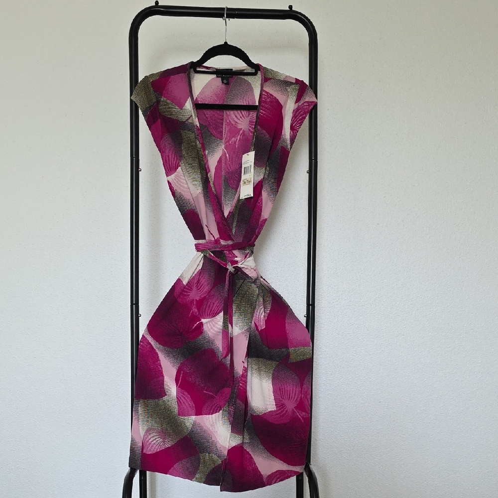 Women’s Fuchsia Leaf-Print Wrap Dress